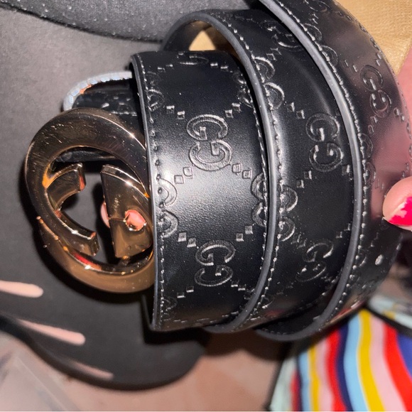 Gucci Black Leather Belt with Gold Buckle - Picture 4 of 8